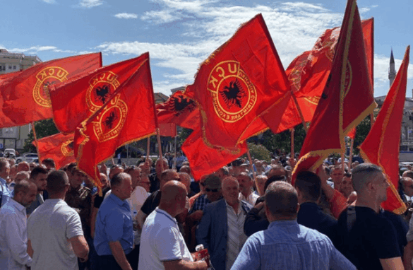 Sot protestohet në Hagë në kundërshtim të Gjykatës Speciale
