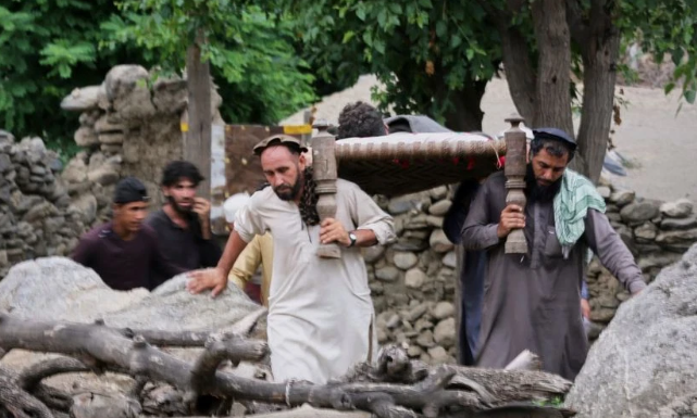 Numri i të vdekurve nga tërmeti në Afganistan shkon në 1 mijë e 400