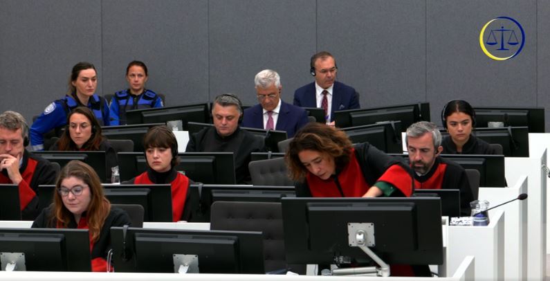 Duncan: Menduam se Thaçi s'mund t’i bindte ushtarët për marrëveshjen e çarmatimit