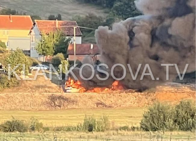 Një autobus përfshihet nga flakët në Resinoc të Lipjanit