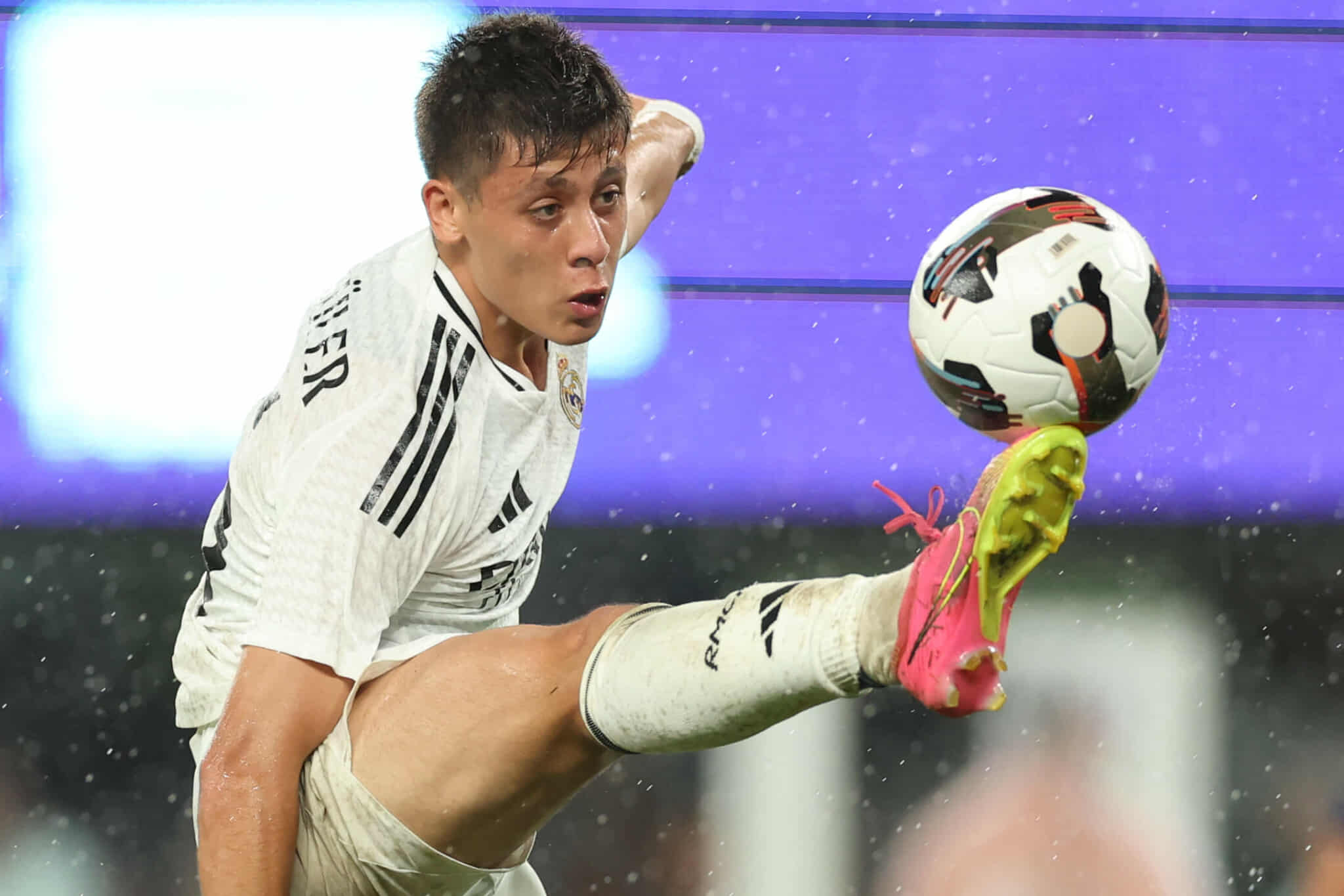 Tre gjigantët e Premier League synojnë Arda Gulerin