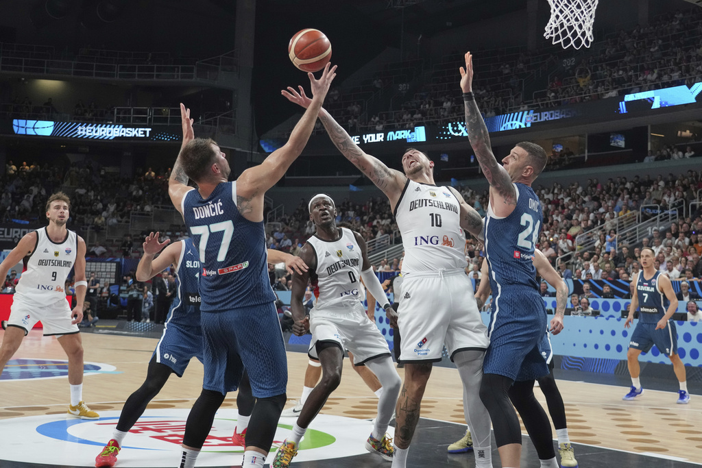 Kampionët e botës, në gjysmëfinale të Eurobasketit – Sllovenisë s’i mjaftuan 39 pikët e Donçiqit