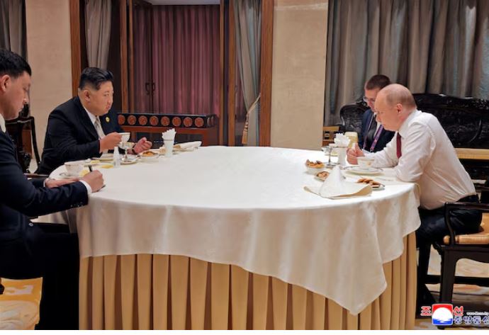 Koreja e Veriut fshin gjurmët e Kim Jong Un pas takimit në Pekin me Putinin (VIDEO)