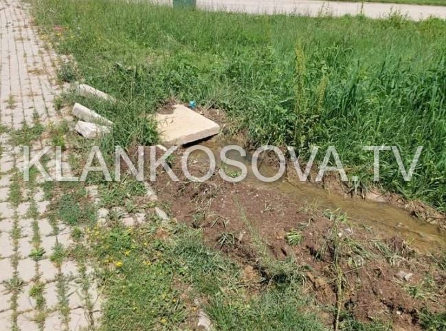Banorët e Bërnicës së Poshtme probleme me kanalizimin, thonë se janë në hall nga kundërmimi