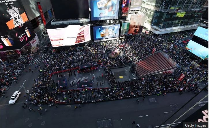 Protestat "No Kings" fillojnë, teksa tubime të mëdha kundër Trumpit përfshijnë ShBA-në