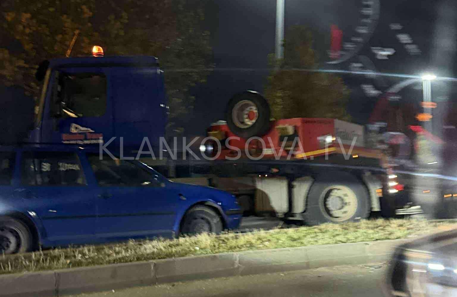 Aksident në Emshir, vetura përplaset me kamionin (FOTO)