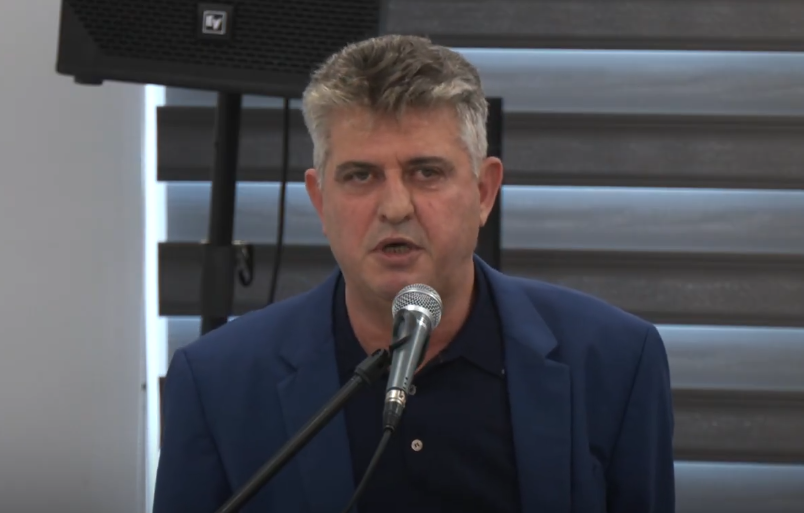 Promovimi në Deçan: Prençi tregon vuajtjet e Shqipërisë në '97 (VIDEO)