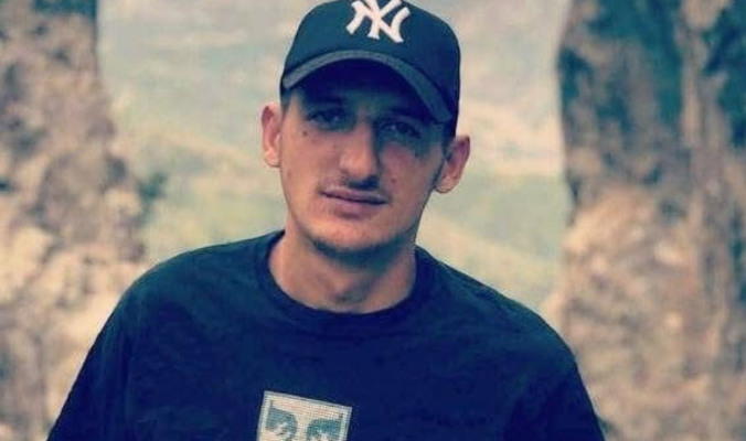 Ky është 23-vjeçari i cili mbeti i vrarë për një kafe në Durrës