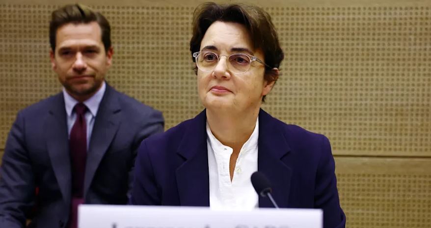 Refuzohet dorëheqja e drejtoreshës së Luvrit
