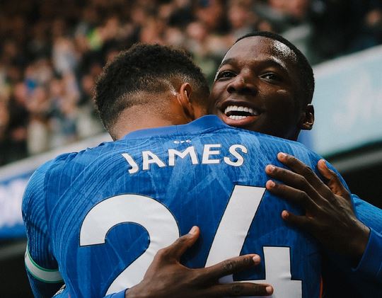 Chelsea në pushim me avantazh, vazhdon kriza te Liverpooli