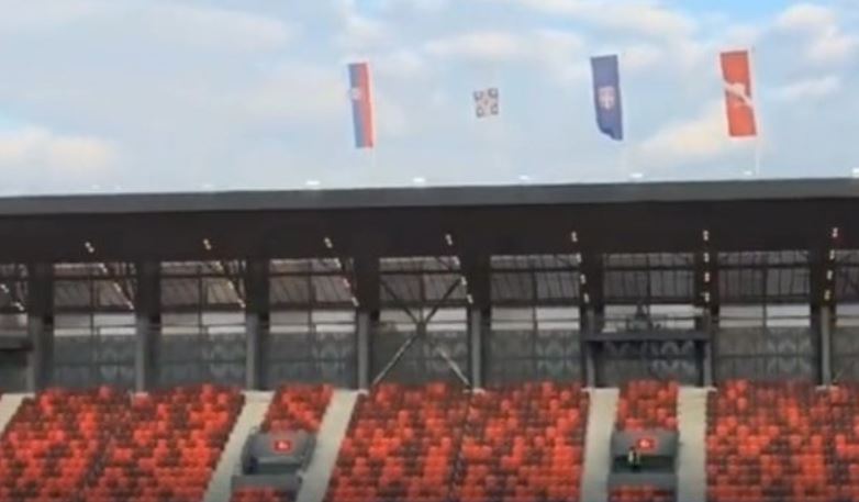 Vjen "provokimi", serbët nuk e vendosin flamurin shqiptar në stadium para ndeshjes me Kuqezinjtë