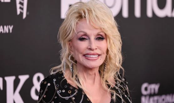 Dolly Parton flet për thashethemet rreth shëndetit të saj: Nuk kam vdekur ende