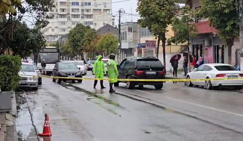 Dy të lënduar pas një sherri në Durrës, njëri prej tyre ishte i armatosur 