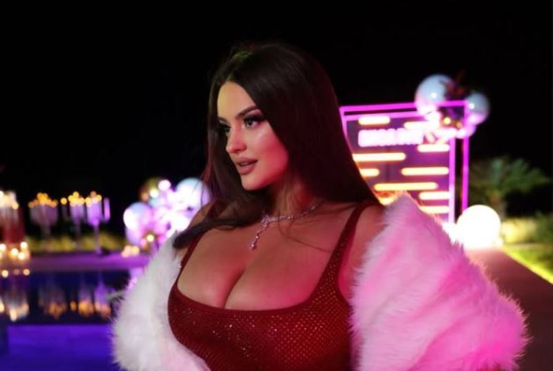 Enca mbushi 30 vjet, thotë se ndihet më e lumtur se kurrë