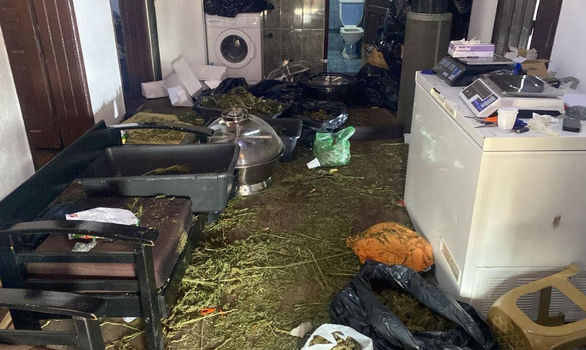 Policia aksion kundër narkotikëve në Podujevë, shtatë të arrestuar