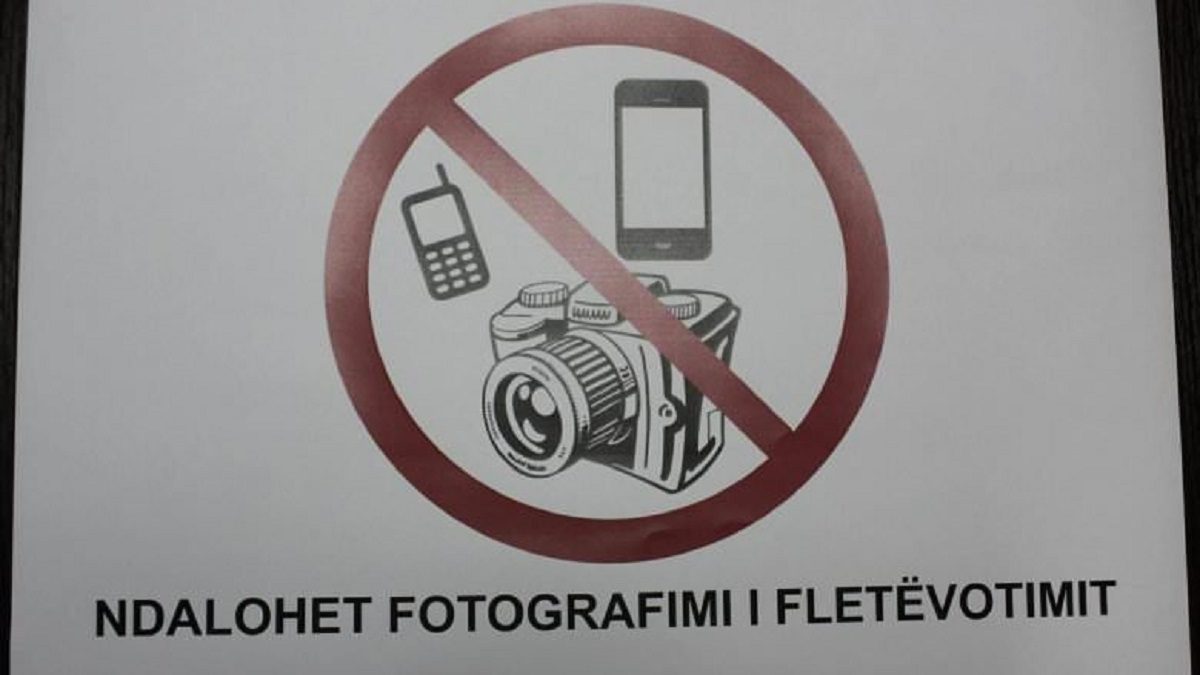Fotografoi votën në Mitrovicë, përfundon në pranga