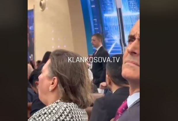 Marko Gjuriq mbetet në këmbë gjatë një eventi në Arabinë Saudite