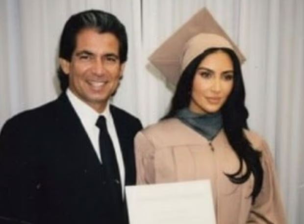 Kim Kardashian me postim prekës për babanë e ndjerë