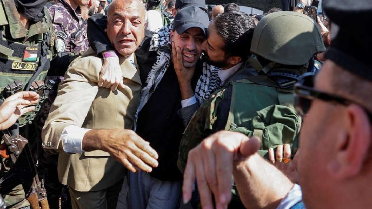 Paqe në Gaza: Pengjet izraelite dhe të burgosurit palestinezë lirohen