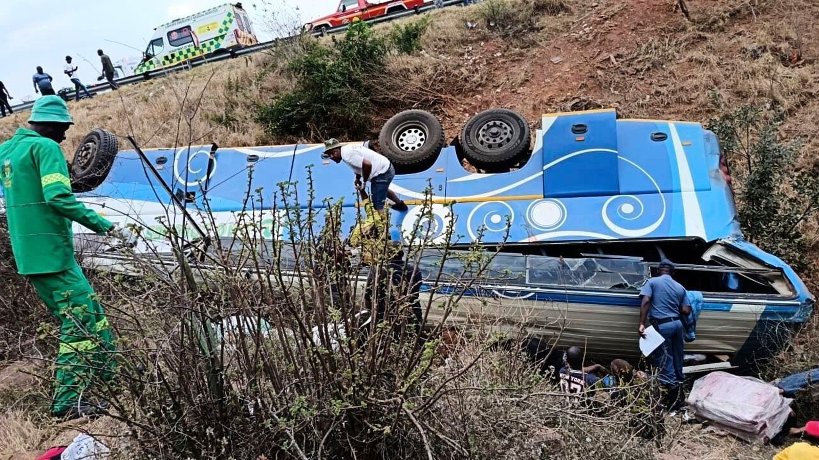 Mbi 40 persona humbin jetën në një aksident me autobus në Afrikën e Jugut