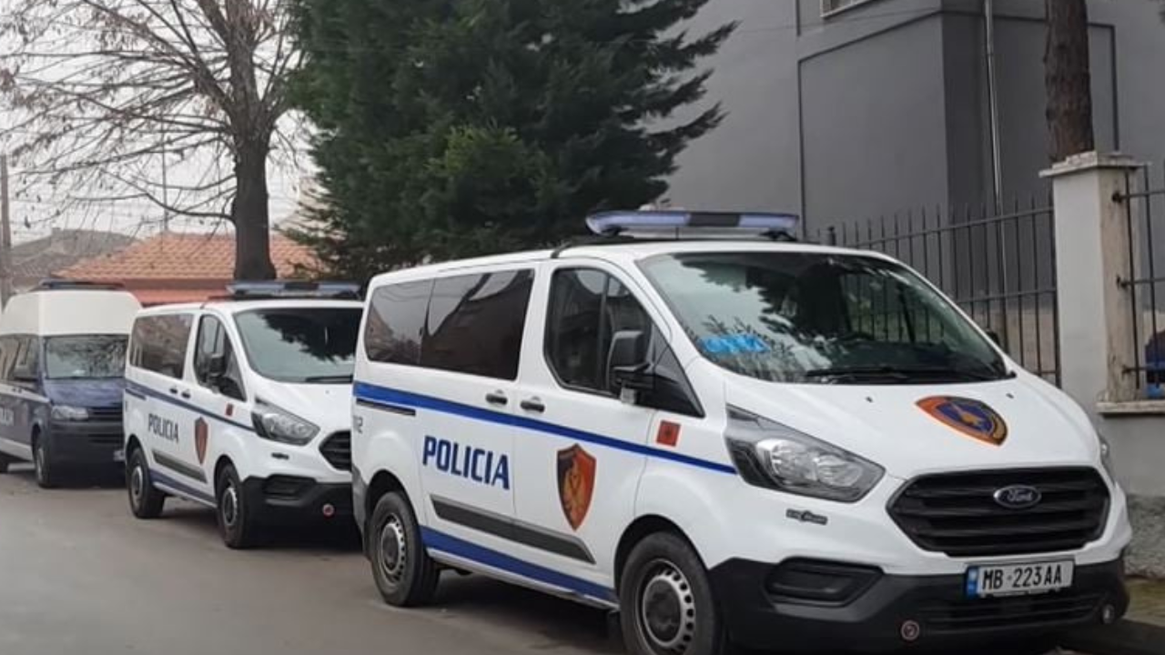 Plagosi me thikë 48-vjeçarin në Tiranë, kapet autori