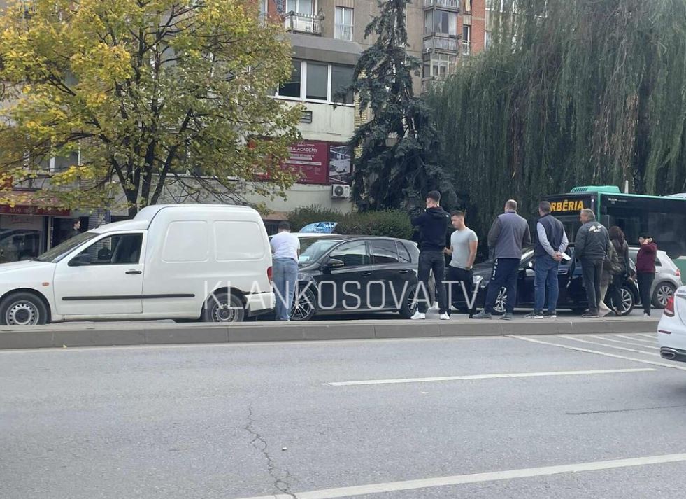 Aksidentohen tri automjete në Lakrishtë të kryeqytetit