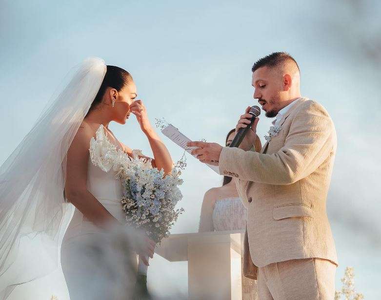 Dy vjet pas dasmës magjike, ndahen Klea dhe Elgiti?