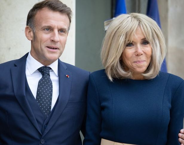 Paris: 10 persona dalin në gjyq për ngacmim online ndaj Brigitte Macron se ajo është një burrë