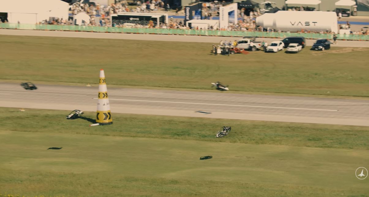 'Formula 1 në qiell', garat e para me makina fluturuese (VIDEO)