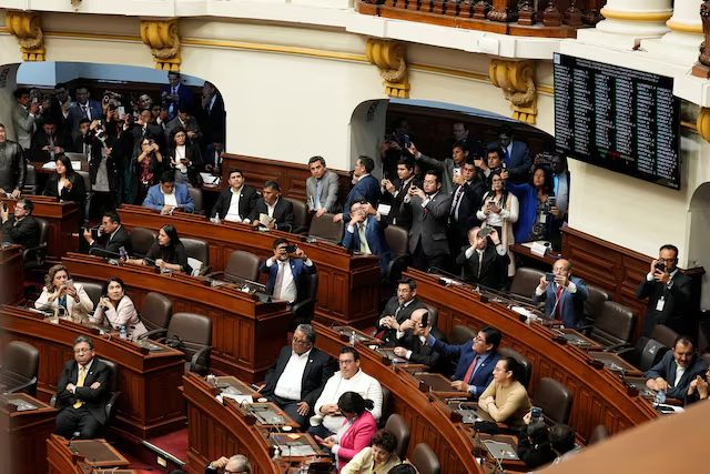 Kongresi i Perusë votoi për largimin e presidentes Dina Boluarte