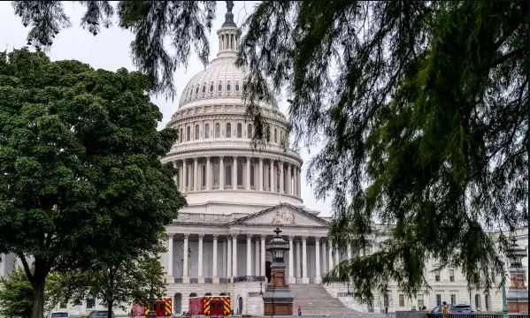Qeveria amerikane mbyllet pas dështimit të votave të fundit për financim