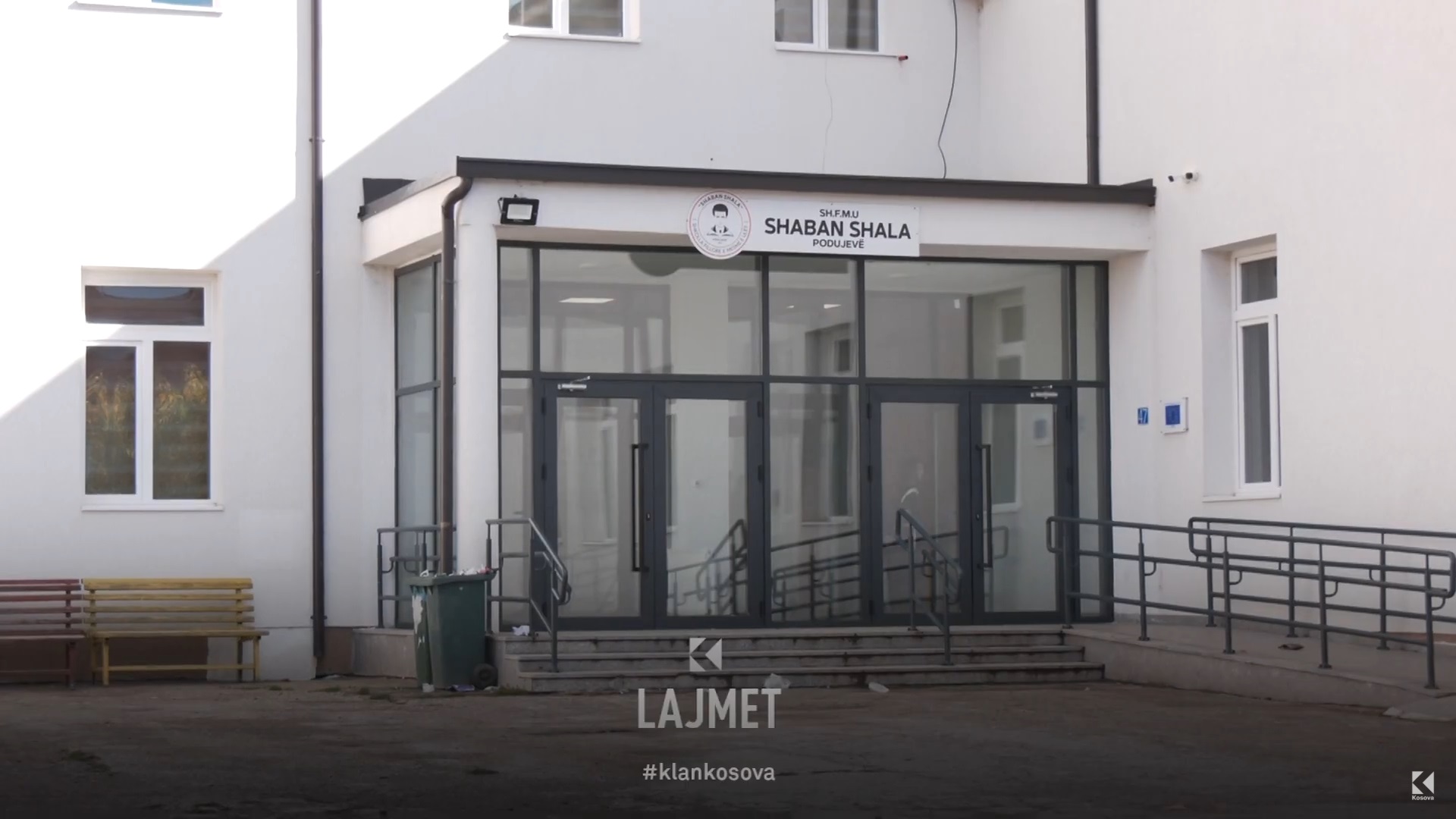 I rrahu dhe mbylli vocërrakët, suspendohet edukatorja në Podujevë (VIDEO)