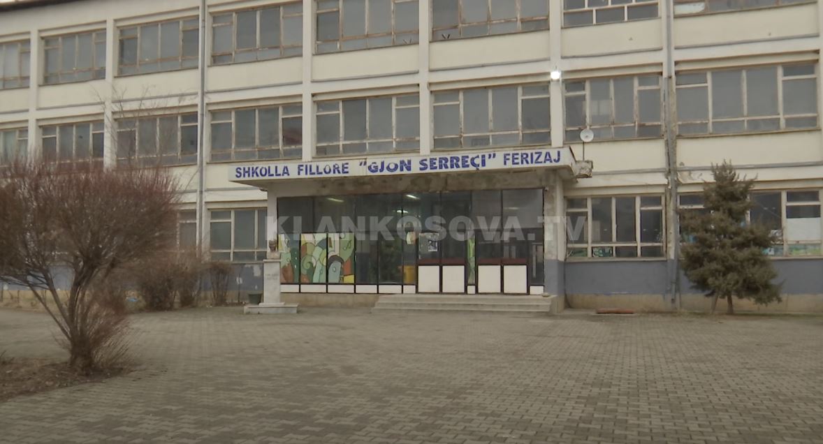 Shqetësuese: Nxënësi 13-vjeçar në Ferizaj shkon në shkollë me armë zjarri
