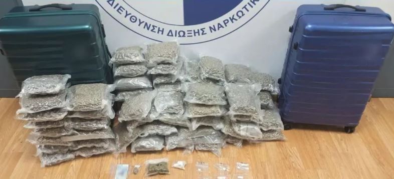 Kapen 32 kg marijuanë në aeroportin e Athinës, arrestohet një shqiptar