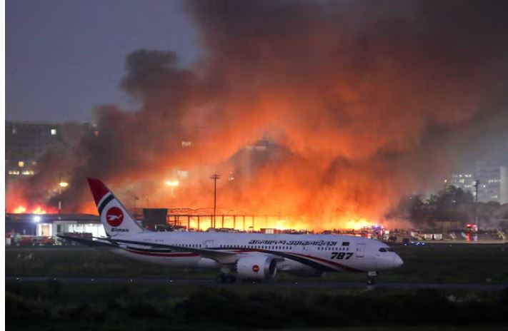 Zjarri që shpërtheu në aeroportin kryesor të Bangladeshit pengon eksportet e materialeve dhe rrobave