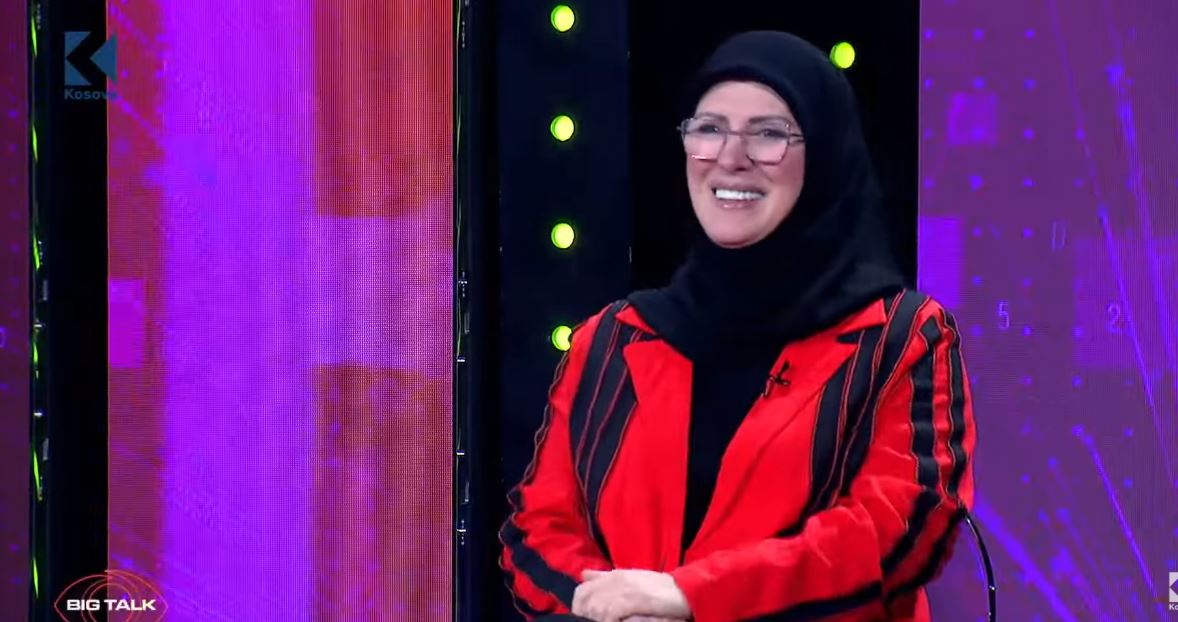 Igballe Huduti  msitënon  opinionistët  shprehet xheloze ndaj Xhenetës  VIDEO 