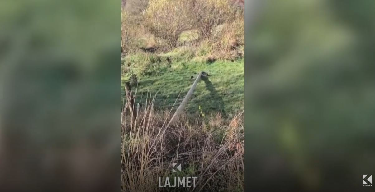 Telashet në Studime, shtyllat ranë një pas një - 20 orë pa rrymë (VIDEO)