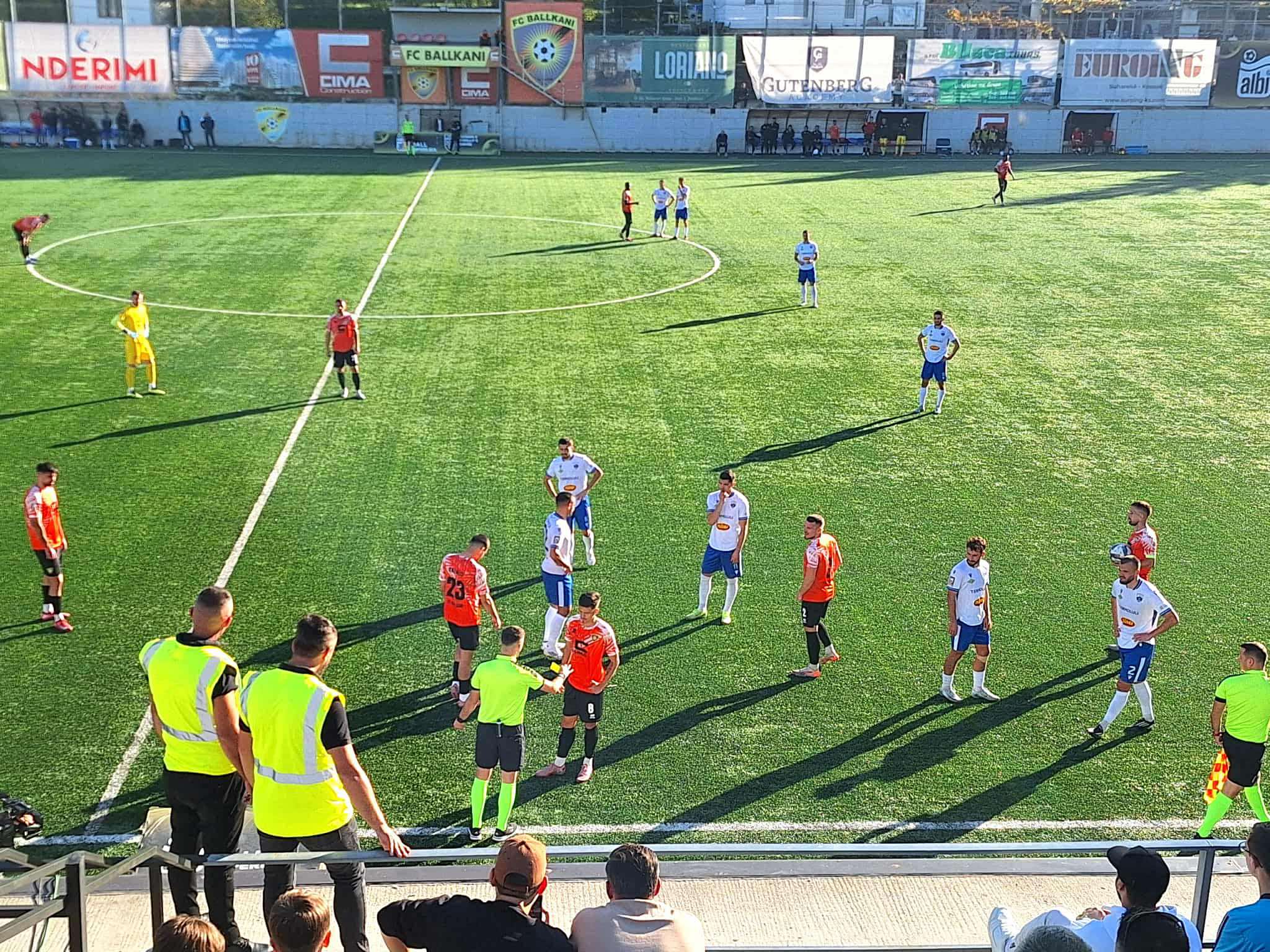 Ferizaj barazon në Suharekë, VAR-i "zhvleftëson" një penalti për Ballkanin