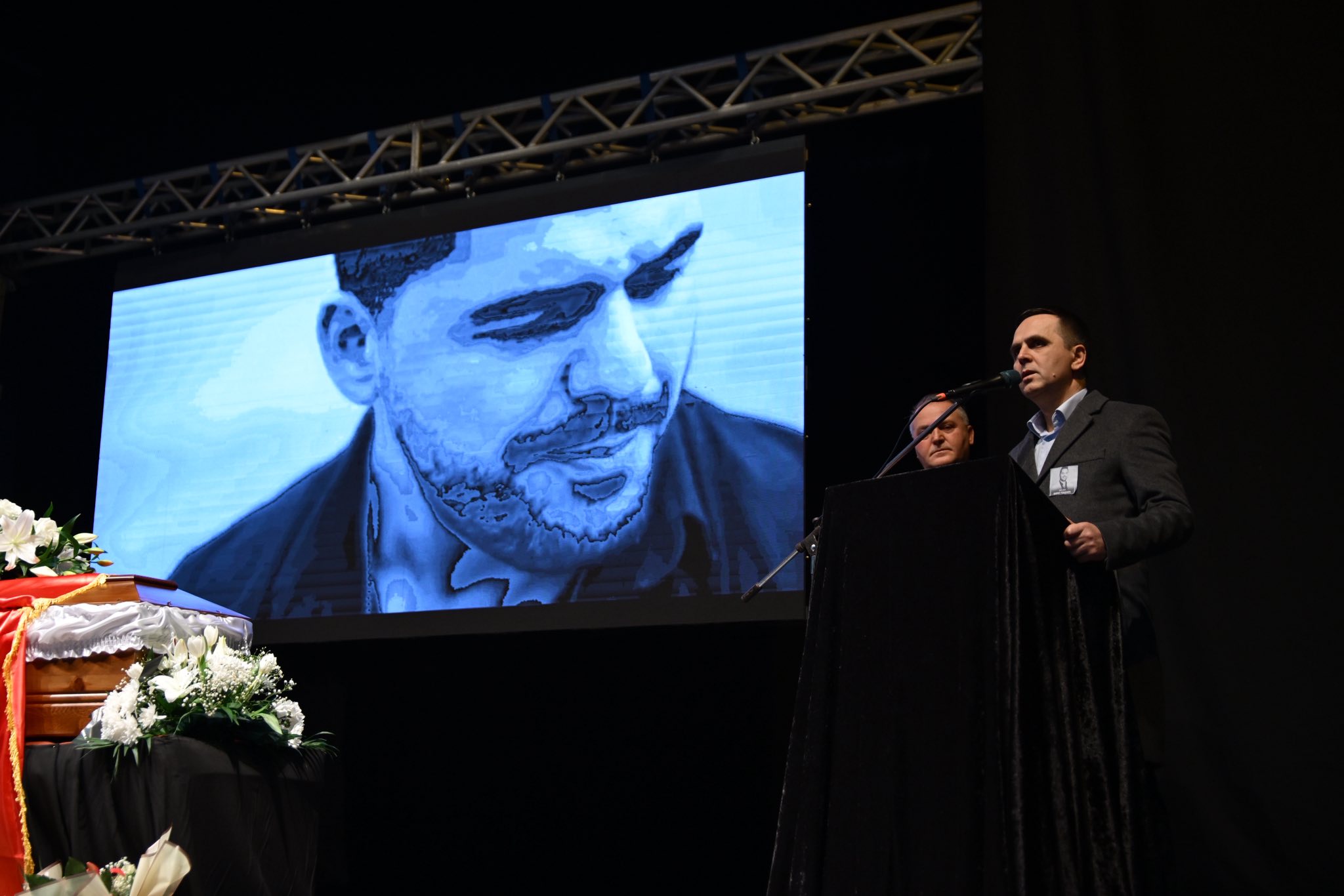 Kryetari i Tetovës i jep lamtumirën Shpat Kasapit  Tetova humbi një artist të madh