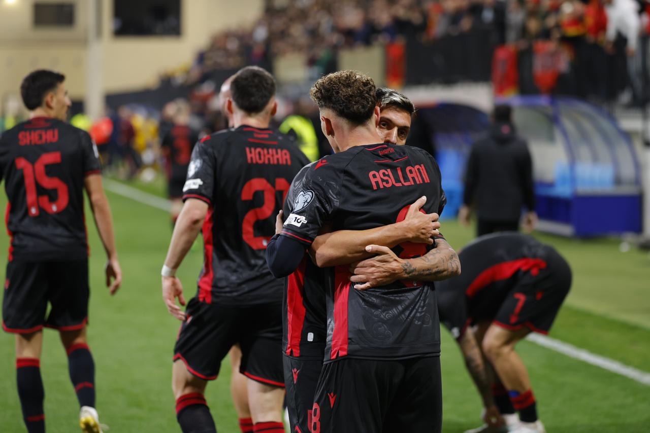 Shqipëria kualifikohet në Botëror  reagon Rama  Ec aty shqipe  krenarë për kuqezinjtë