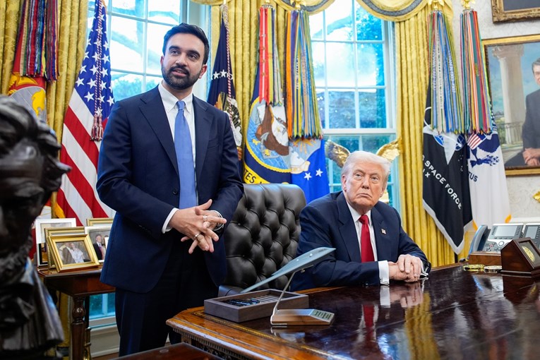 Gazetari e pyet Mamdanin nëse Trump është fashist, ja si u përgjigj