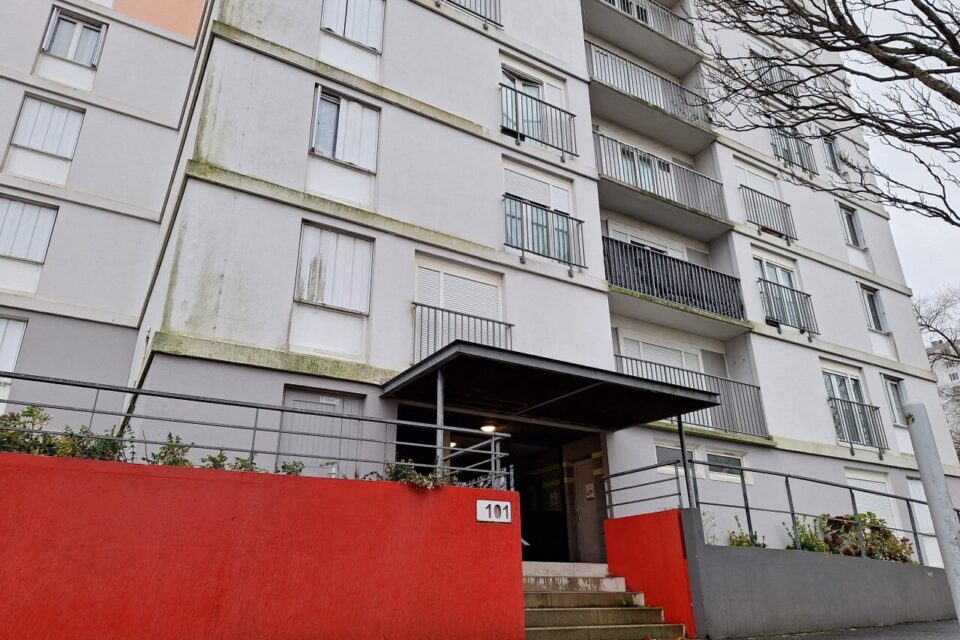 france-cifti-shqiptar-gjenden-te-vdekur-ne-banesen-e-tyre-dyshohet-se-burri-vrau-gruan