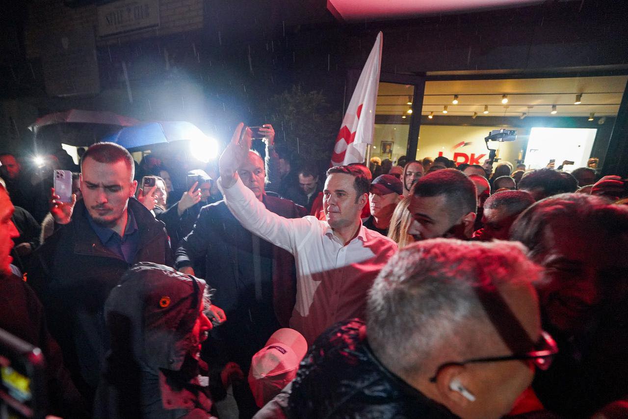Abdixhiku sot takohet me bashkatdhetarët në Zvicër