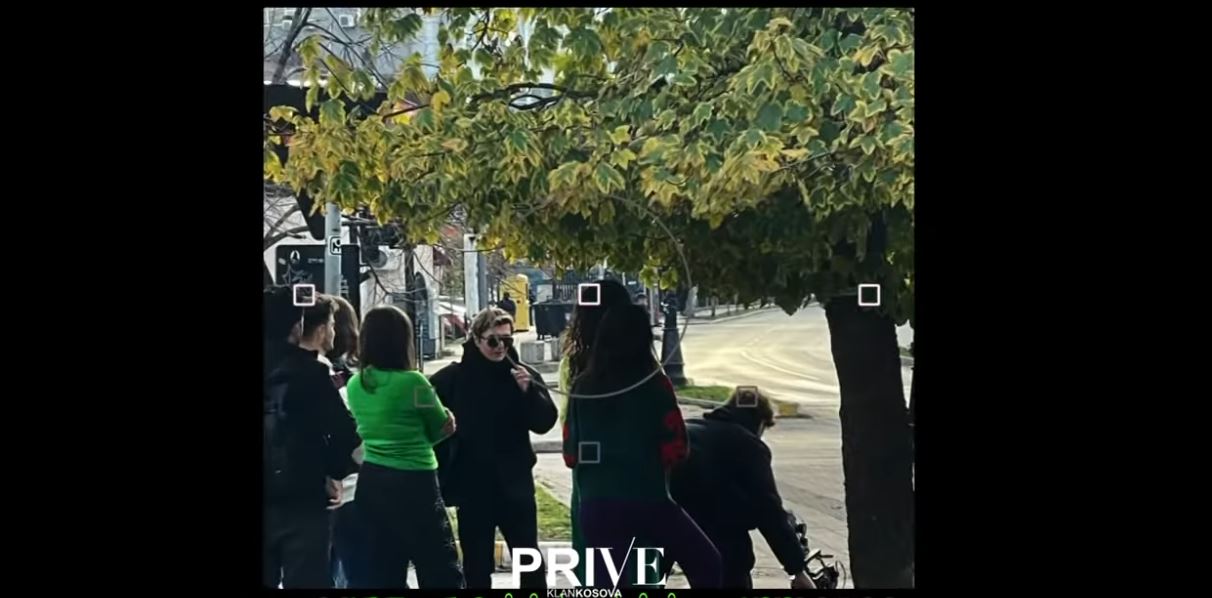 Armend Rexhepagiqi kapet mat nga paparaci i Prive KlanKosova (VIDEO)