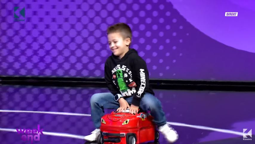 Art Kyqyku, vogëlushi që ka koleksionuar mbi 300 vetura lodër (VIDEO)