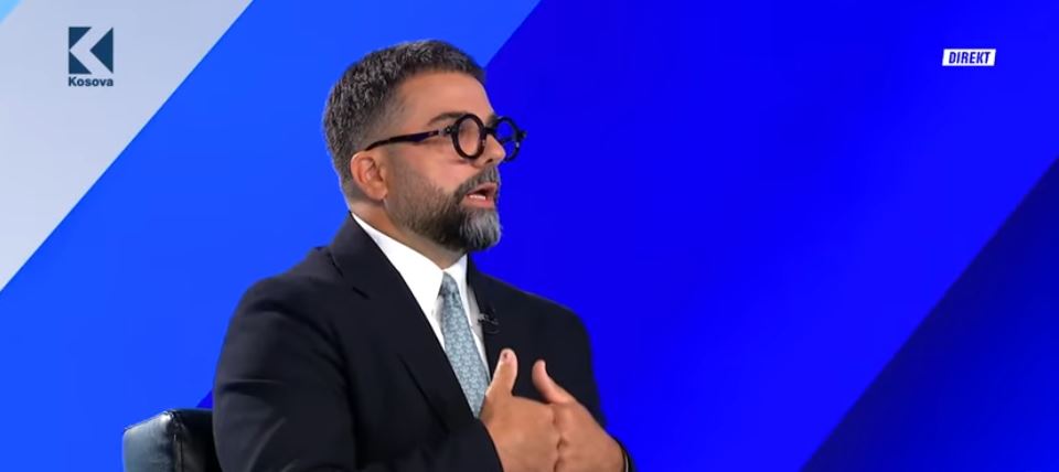 behrami-kater-ose-pesefish-me-shume-dosje-ne-hage-kunder-uck-se-sesa-kunder-millosheviqit-video