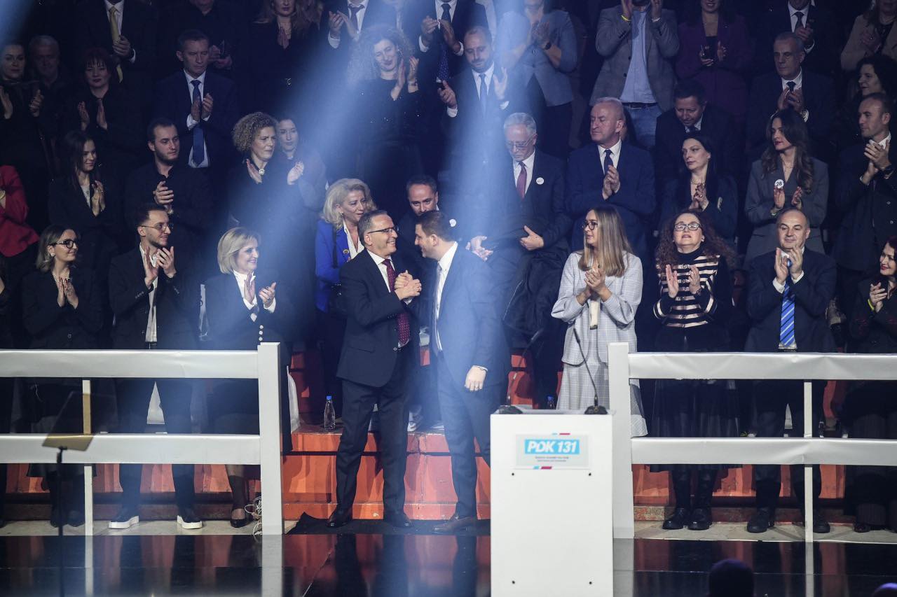 Hamza falënderon Krasniqin për kontributin në PDK  E drejtoi partinë në periudhat më të vështira
