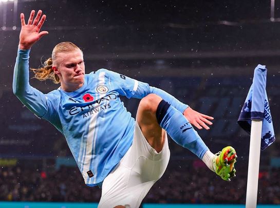 City thyen Liverpoolin në Etihad