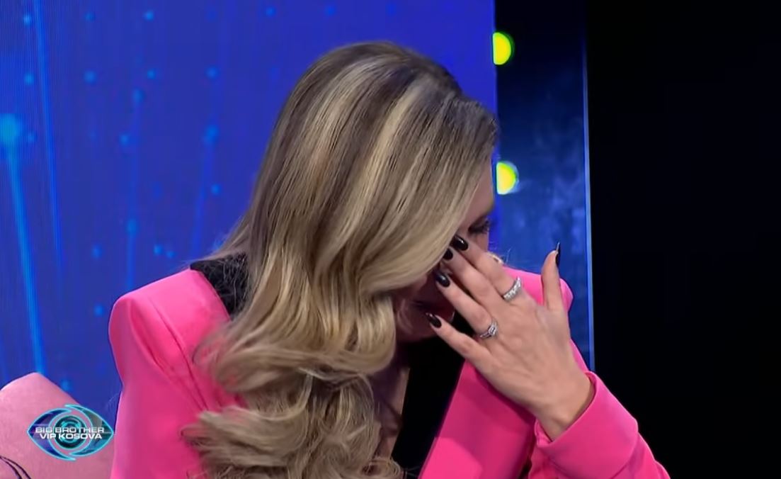 "Për hir të fëmijës bëni gjithçka", Leonora shpërthen në lot gjatë Prime-it (VIDEO)