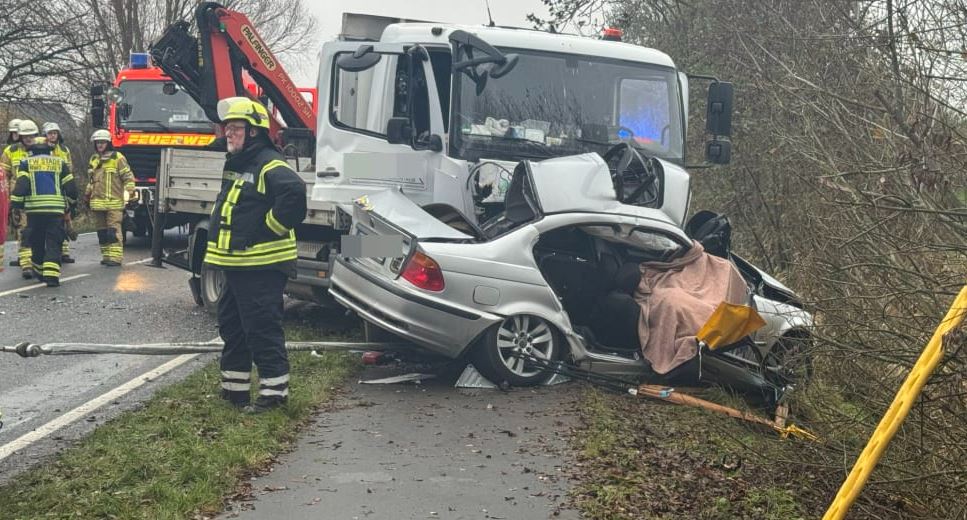 Tre të vdekur në Gjermani  shoferi i BMW përplaset me kamionin